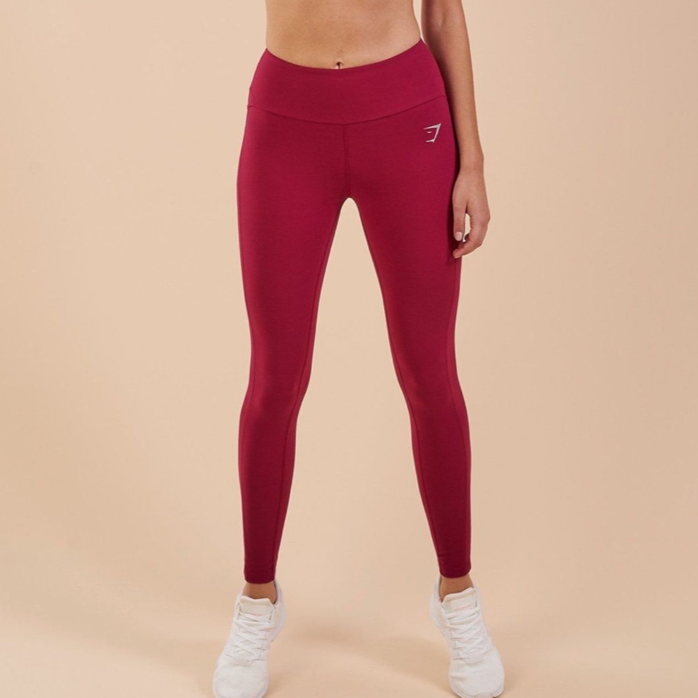 gymshark aspire leggings in beet, size small